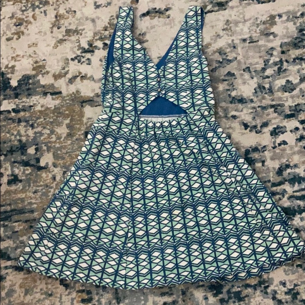 Dress - Picture 2 of 2